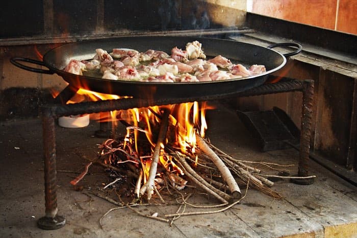 Cuisson au feu de bois